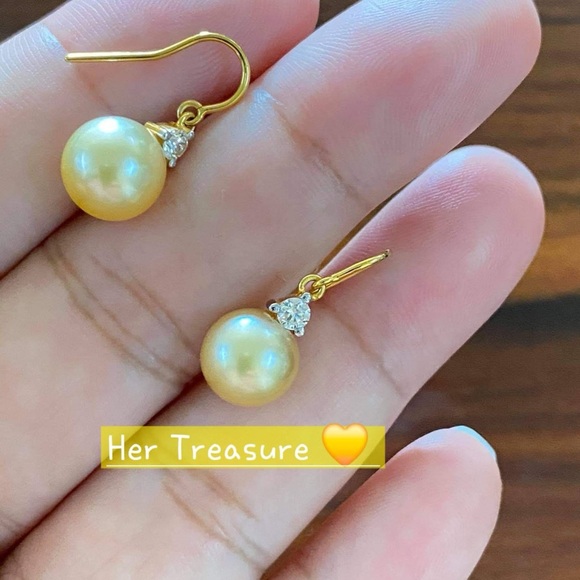18k Gold Earring